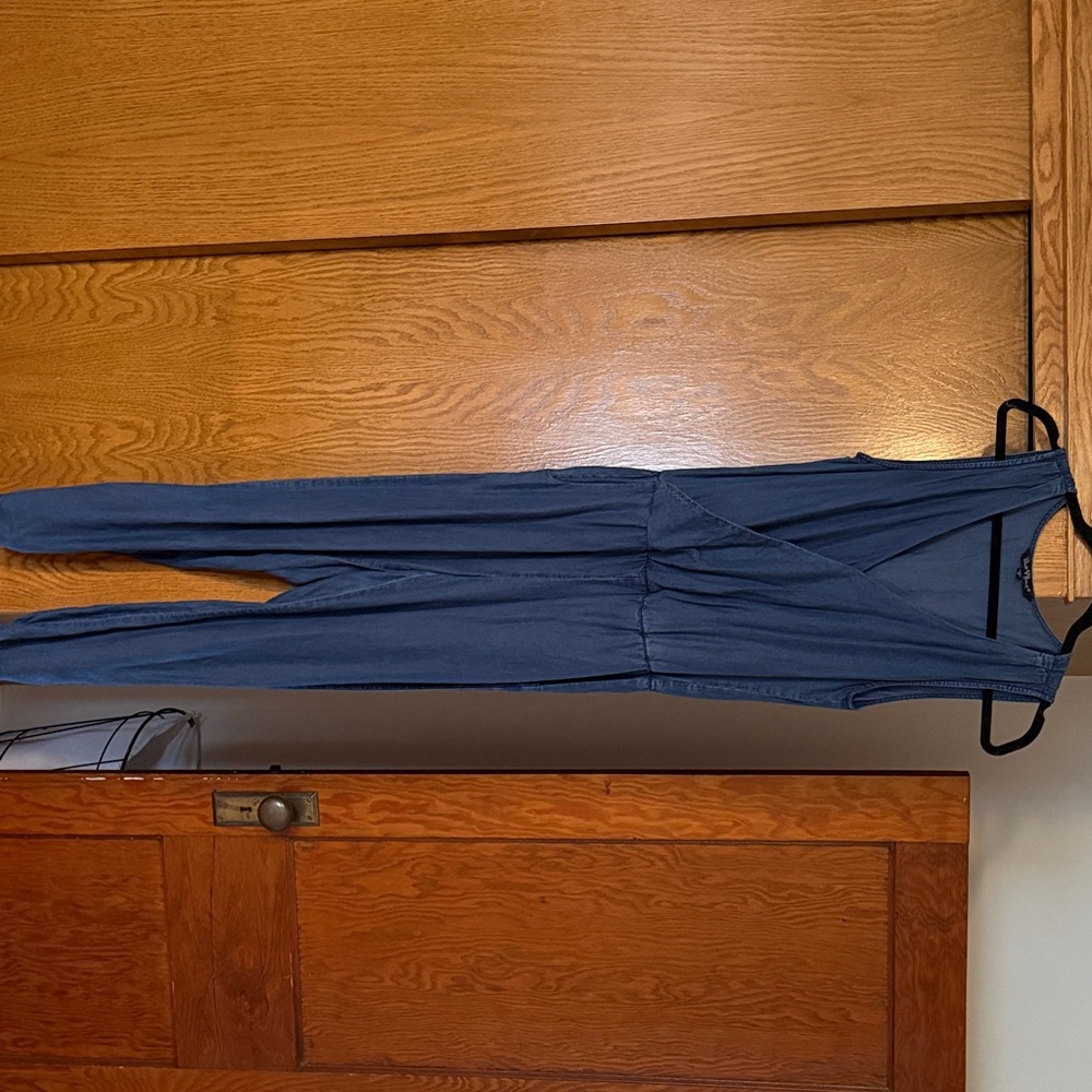 Velvet Heart Navy Blue Sleeveless Jumpsuit